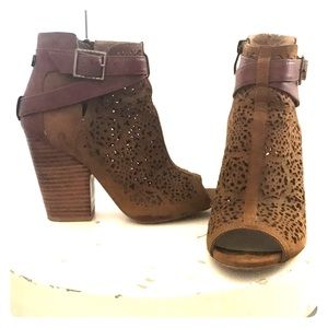Vince Camuto booties size 6.5